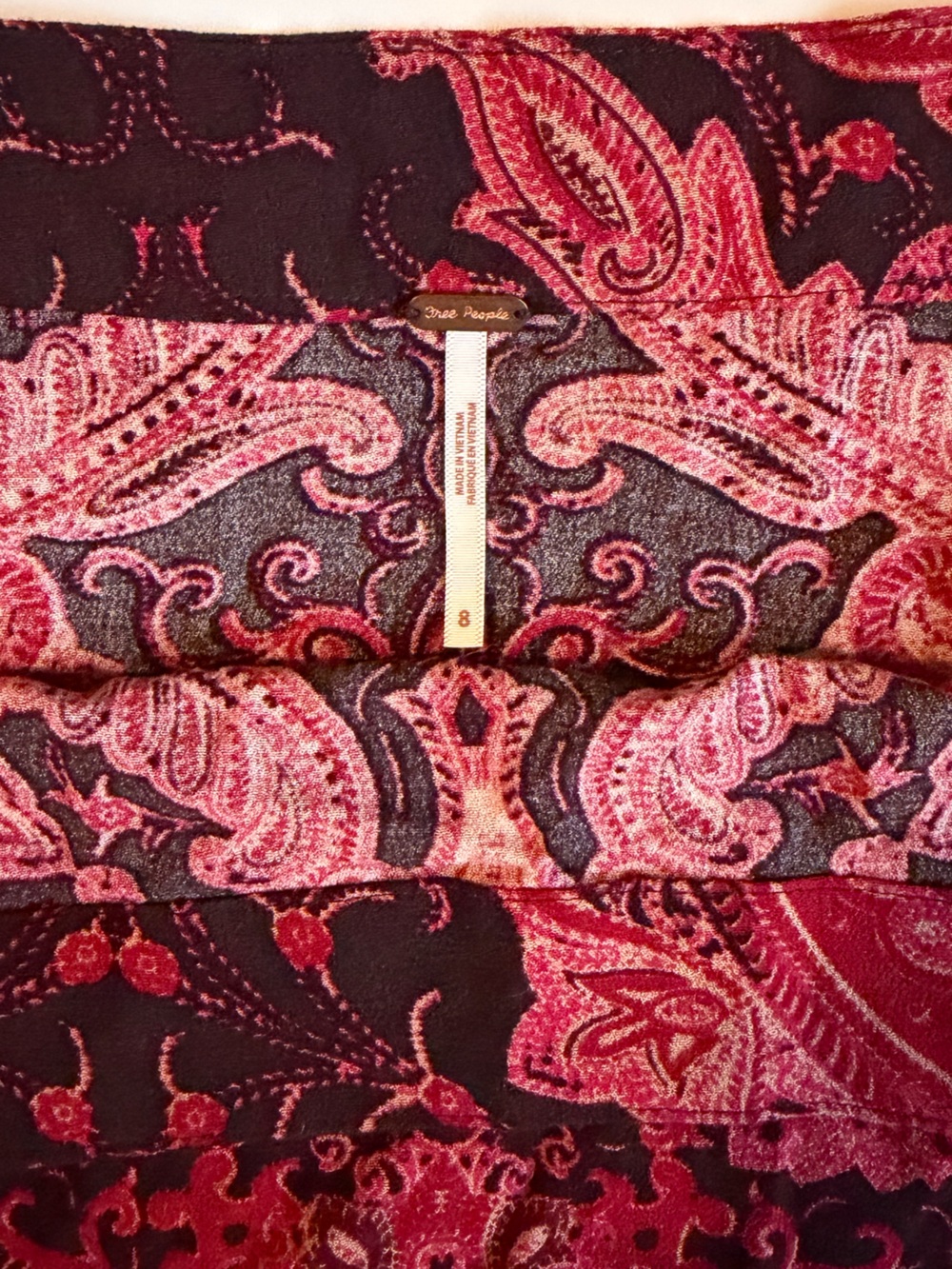 Free People “At the Shore” Plum Paisley Midi Skirt Size 8 - Picture 4 of 5